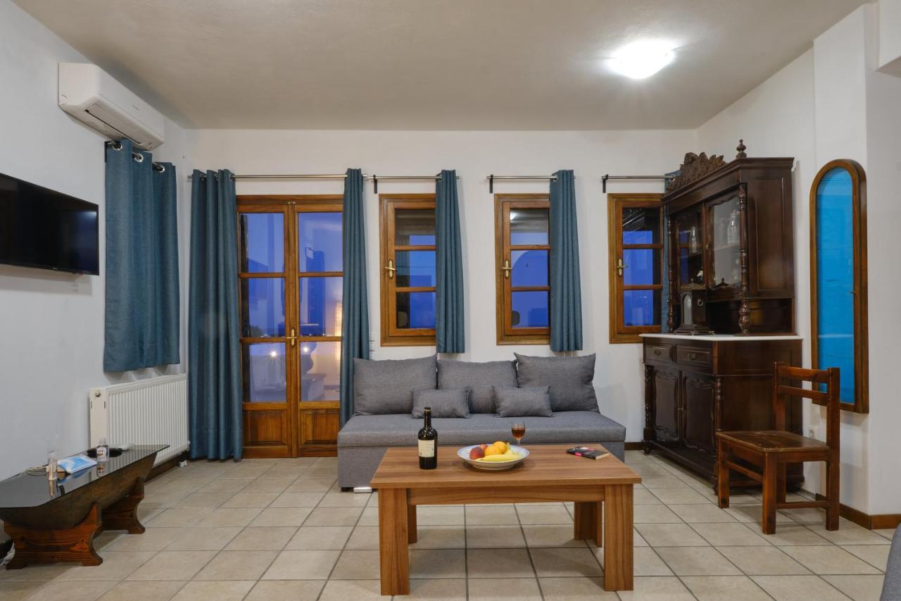 Private Villa Evgenia With Swimming Pool Perissa  Dış mekan fotoğraf