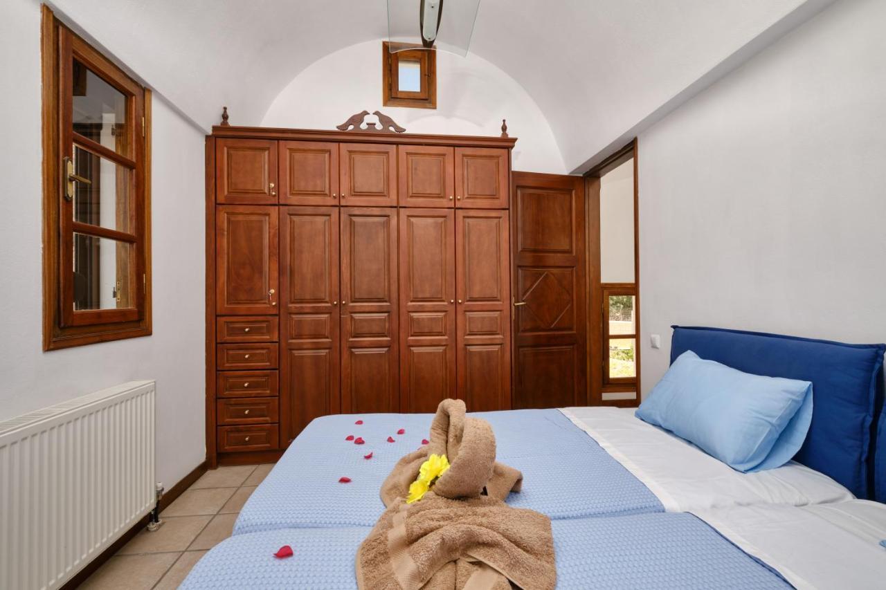 Private Villa Evgenia With Swimming Pool Perissa  Dış mekan fotoğraf
