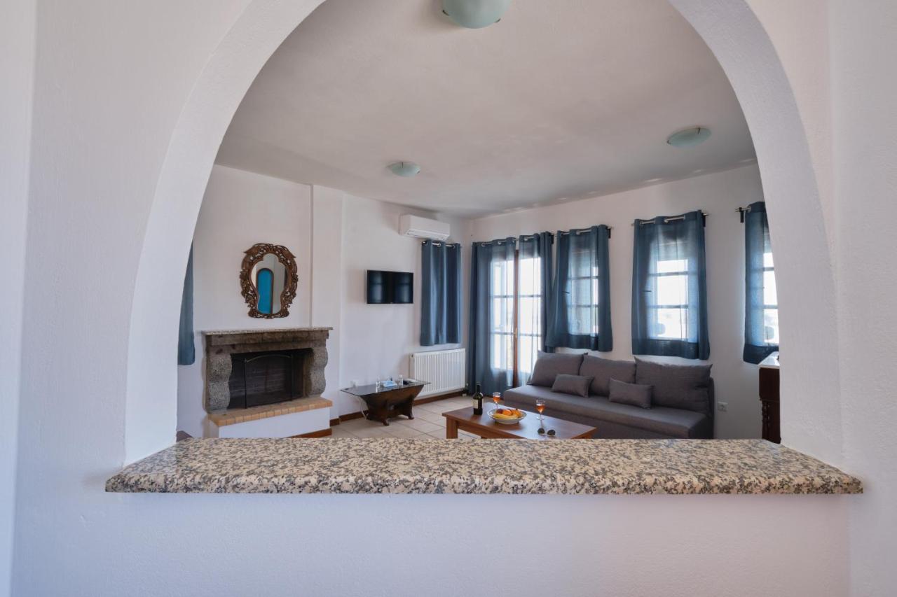 Private Villa Evgenia With Swimming Pool Perissa  Dış mekan fotoğraf